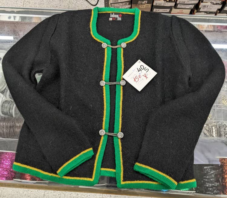 chaqueta bonita fondo feo